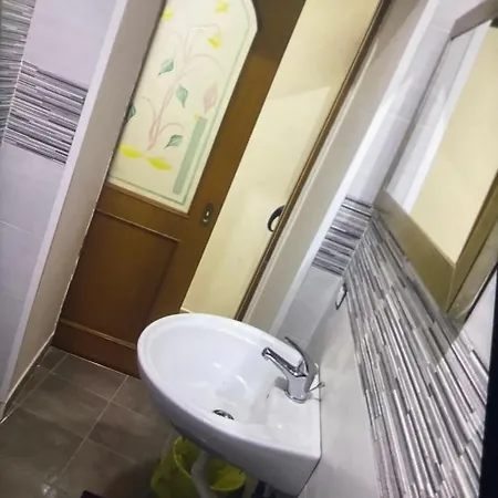 Casa Mari' Centro Storico Vicino Caracciolo